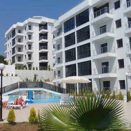 Отель Belize Deluxe Кушадасы