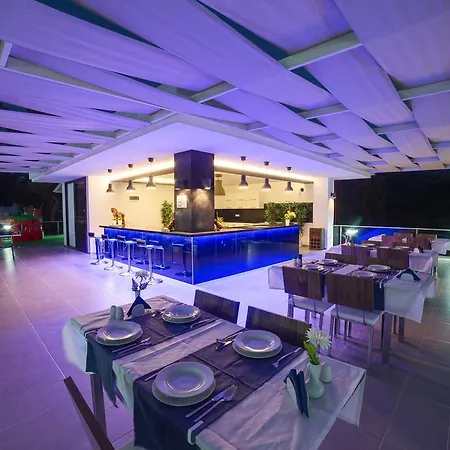 Отель Belize Deluxe 5*